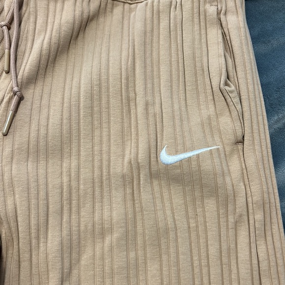 Nike wide leg pants - Picture 2 of 4